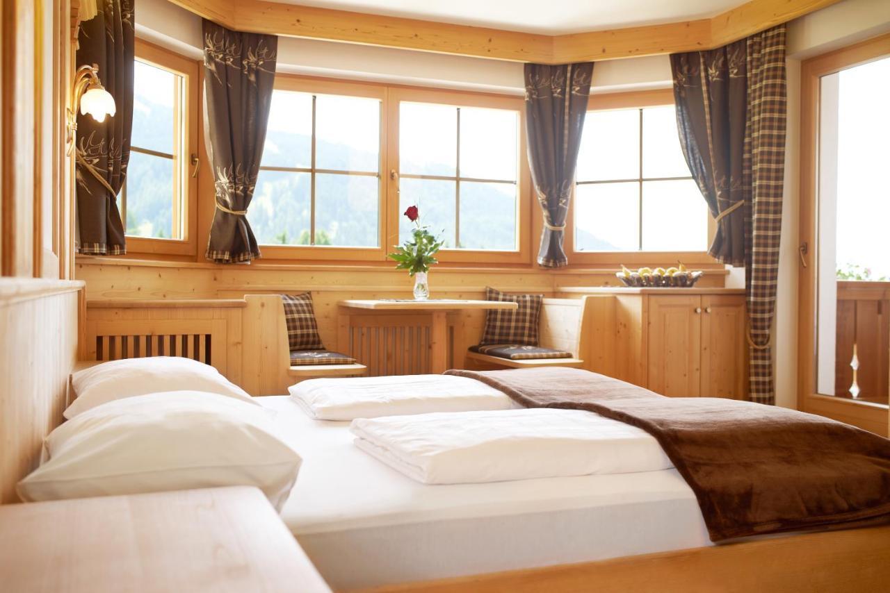 Garni Hotel Rosengarten B&B Selva di Val Gardena Exterior foto