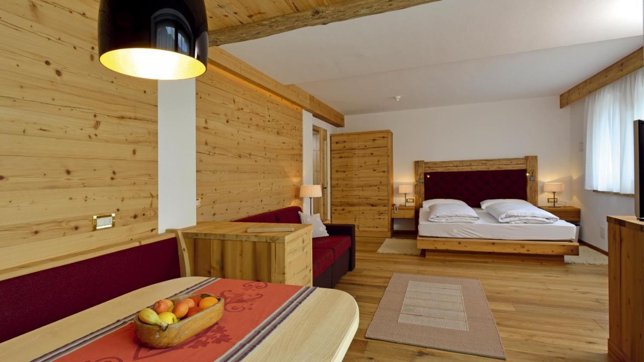 Garni Hotel Rosengarten B&B Selva di Val Gardena Exterior foto