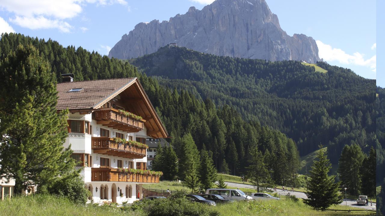 Garni Hotel Rosengarten B&B Selva di Val Gardena Exterior foto