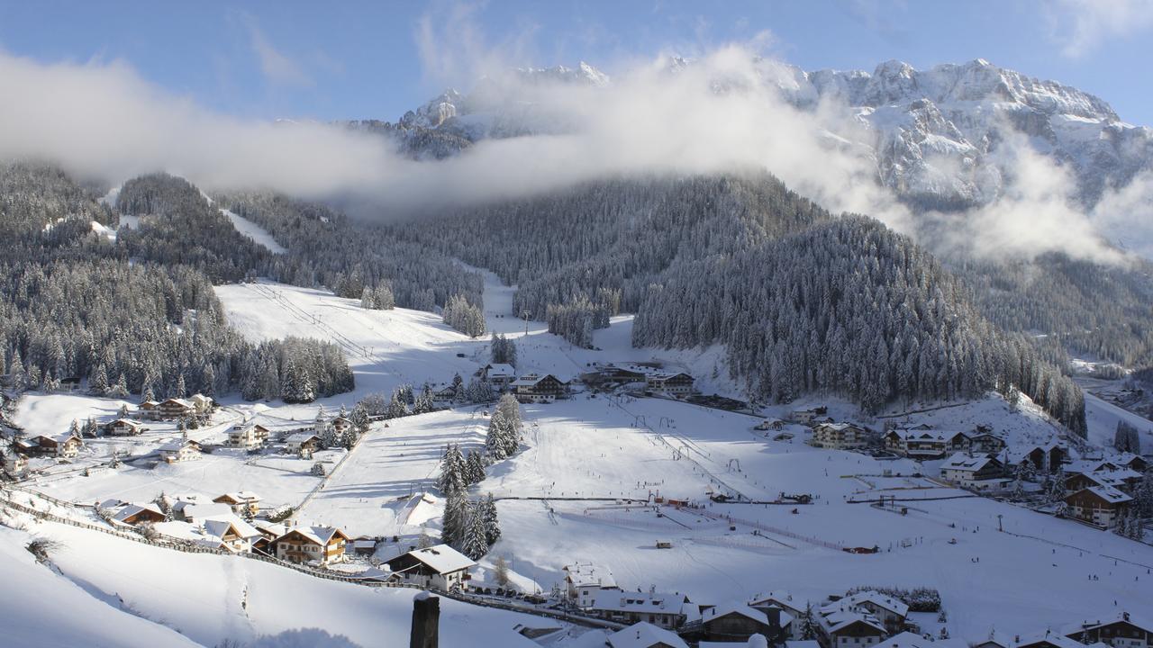 Garni Hotel Rosengarten B&B Selva di Val Gardena Exterior foto