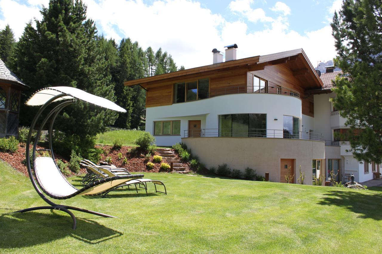 Garni Hotel Rosengarten B&B Selva di Val Gardena Exterior foto