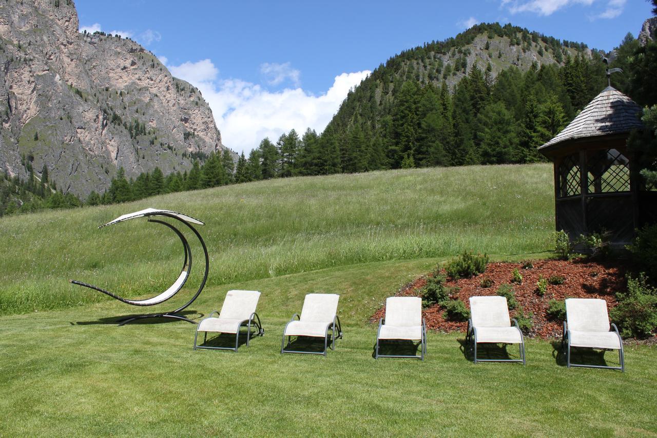 Garni Hotel Rosengarten B&B Selva di Val Gardena Exterior foto