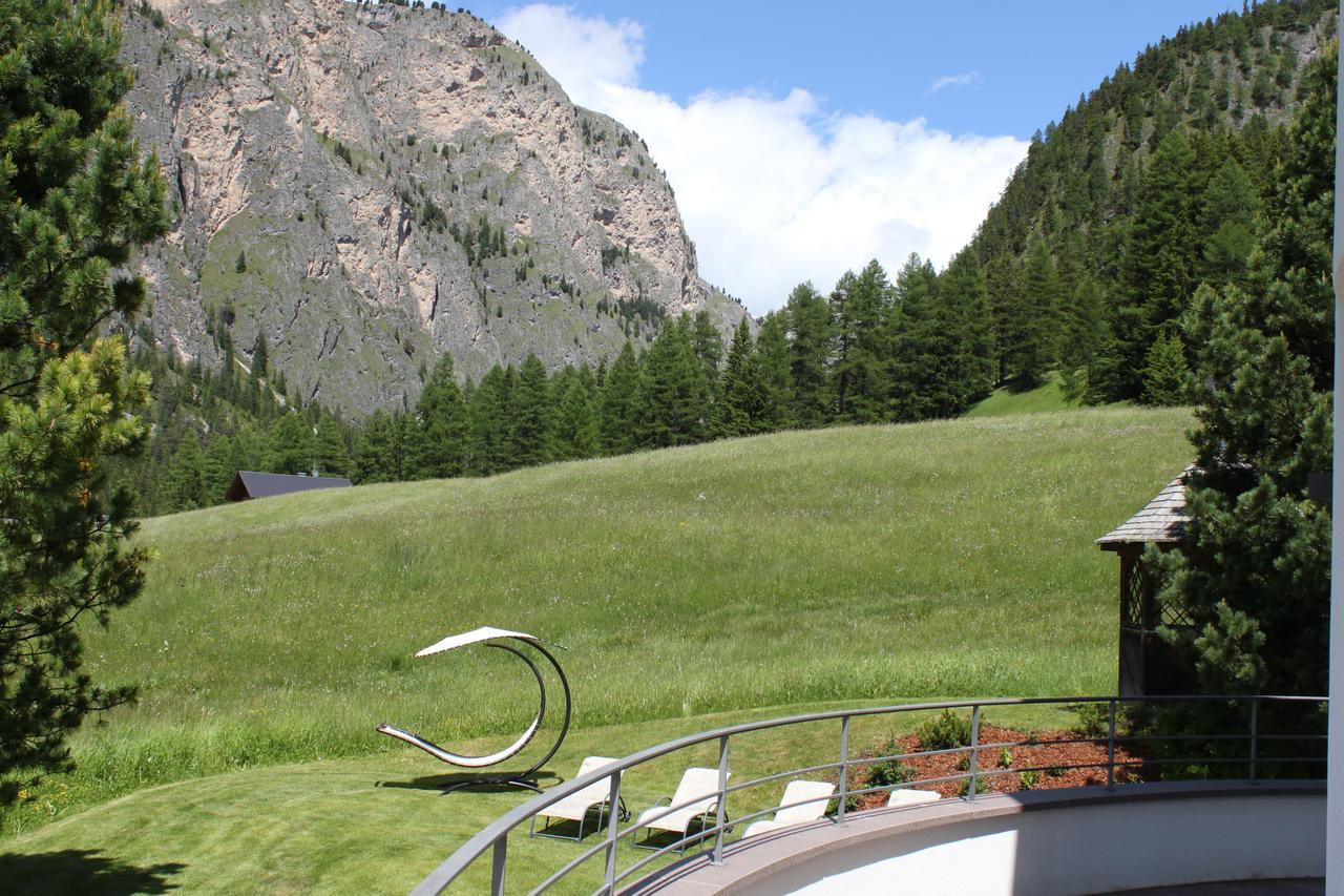 Garni Hotel Rosengarten B&B Selva di Val Gardena Exterior foto