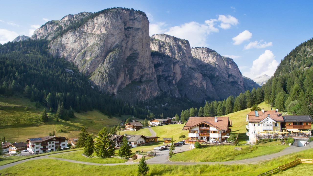 Garni Hotel Rosengarten B&B Selva di Val Gardena Exterior foto